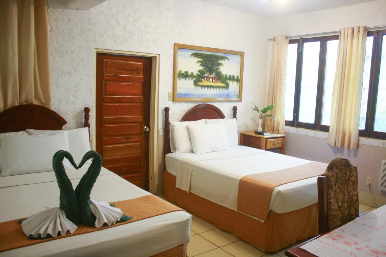 Hotel Maya Corozal Exterior photo